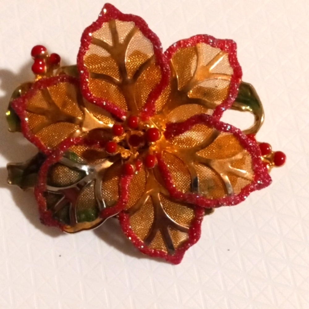 KENNETH COLE Gold Tone Mesh Red Detailed Poinsettia Holiday Pin Brooch